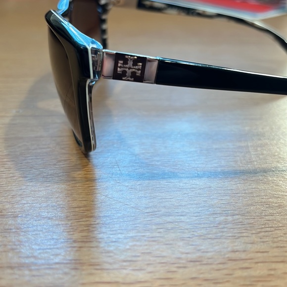 TORY BURCH Classic Sunglasses - Picture 4 of 5